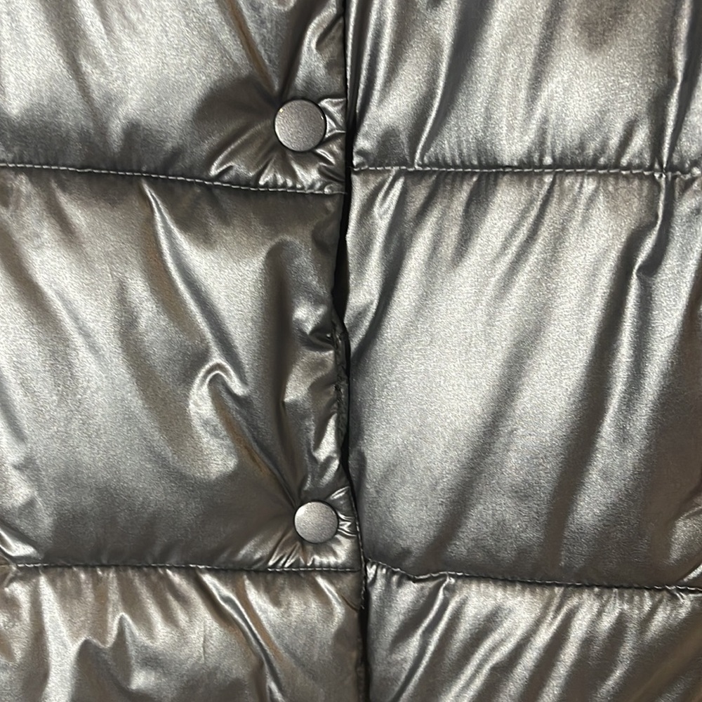 Old Navy metallic grey button up puffer vest size S - Picture 4 of 7